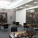 Шахматисты играли рядом с картинами Николая Фешина