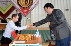 Эмиль Сутовский впереди на турнире в Пойковском
